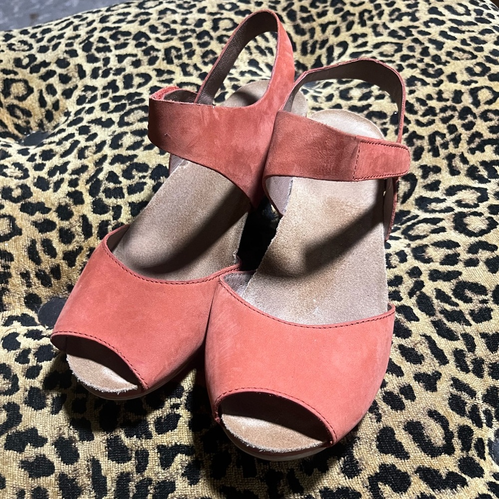 Dansko Suede Sandals SZ 38